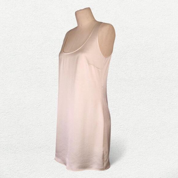 LESET Dresses & Skirts - Leset Barb Lace Sleeveless Mini Dress in Creme